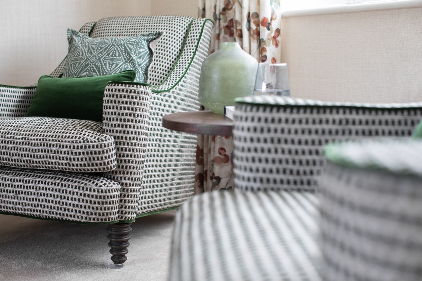 21-This-cosy-seating-area-from-the-Pinkneys-Green-project-by-Kate-Lovejoy-Interiors-highlights-a-sophisticated-mix-of-textures-and-patterns.-